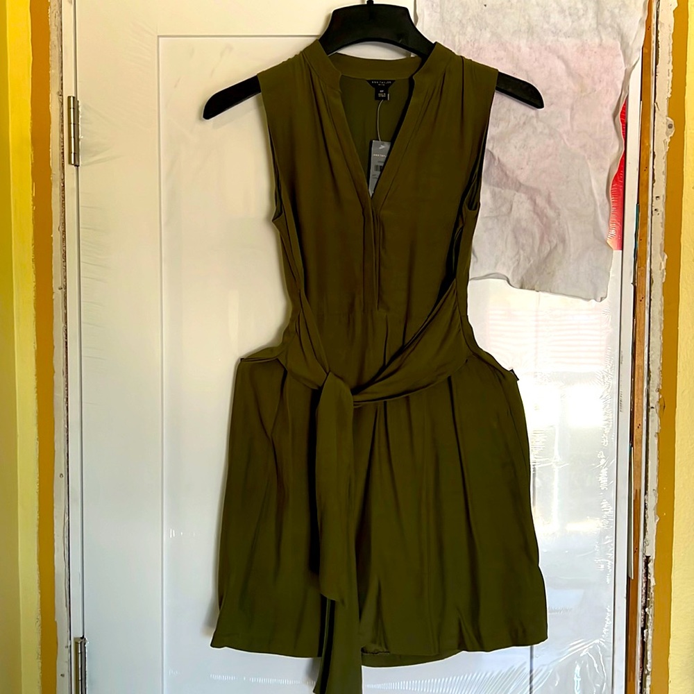 Fit flare V-neck sleeveless dress